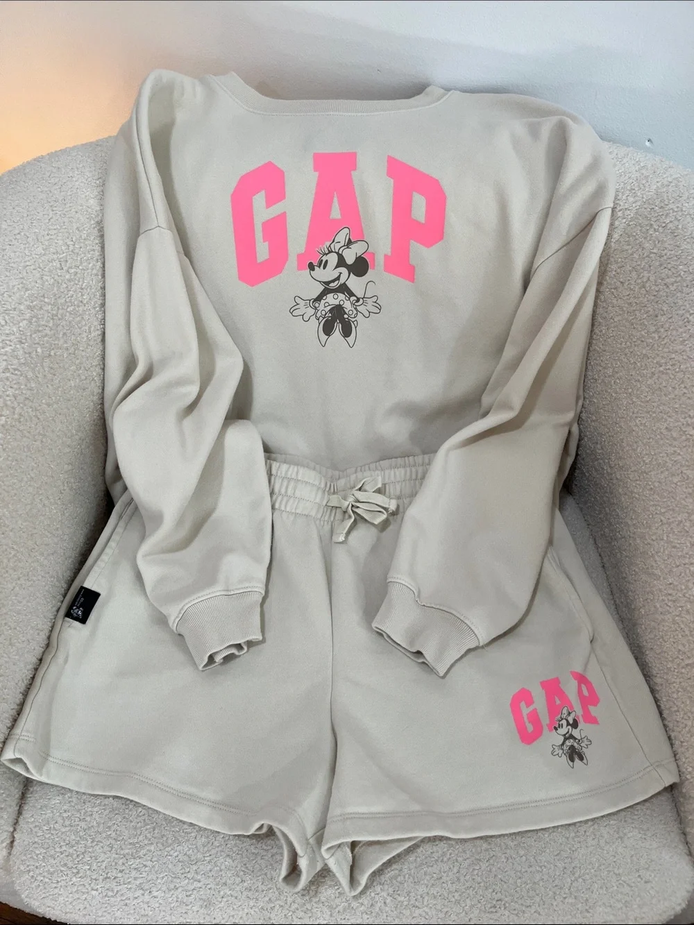 GAP x Disney Minnie Mouse Beige Cream Pink Sweatshirt and Shorts Set EUC Medium